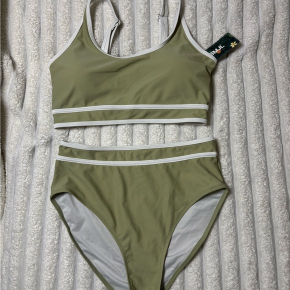 Sleek Olive Bikini Set for Women - Picture 7 of 9